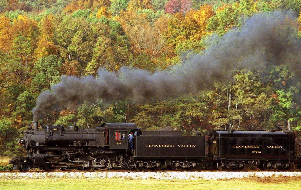 Preview image of 5 Active Ways to Experience the Fall Colors in Chattanooga